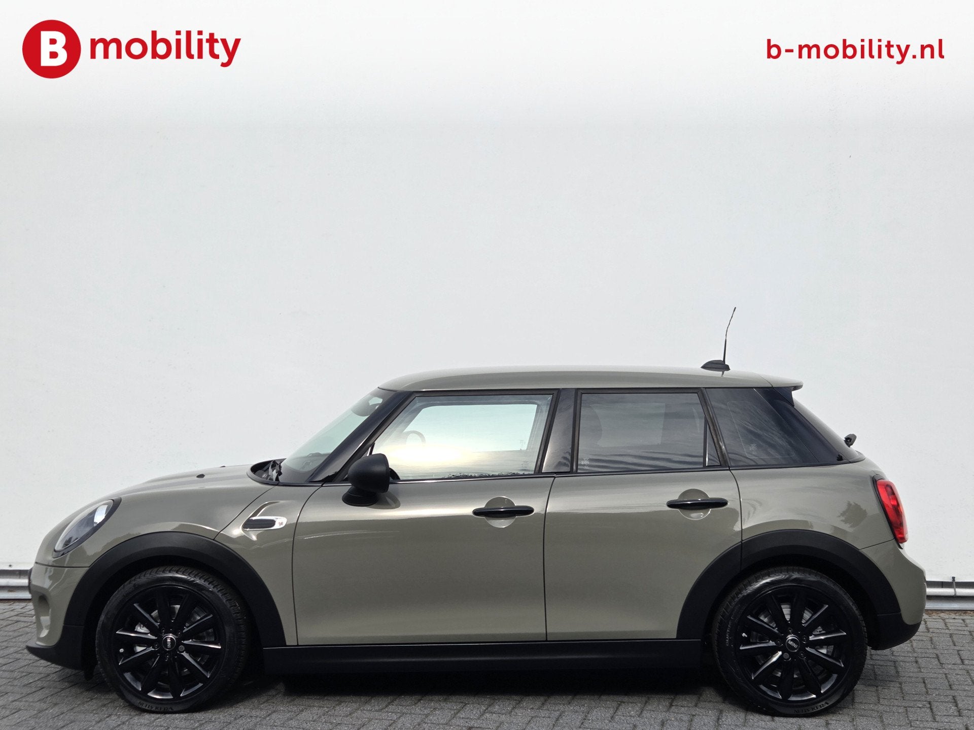 MINI 5-deurs 1.5 Salt 5-Drs Automaat Apple CarPlay NL Auto!, Auto's, Stof, Gebruikt, 1200 kg, Verwarmde buitenspiegels