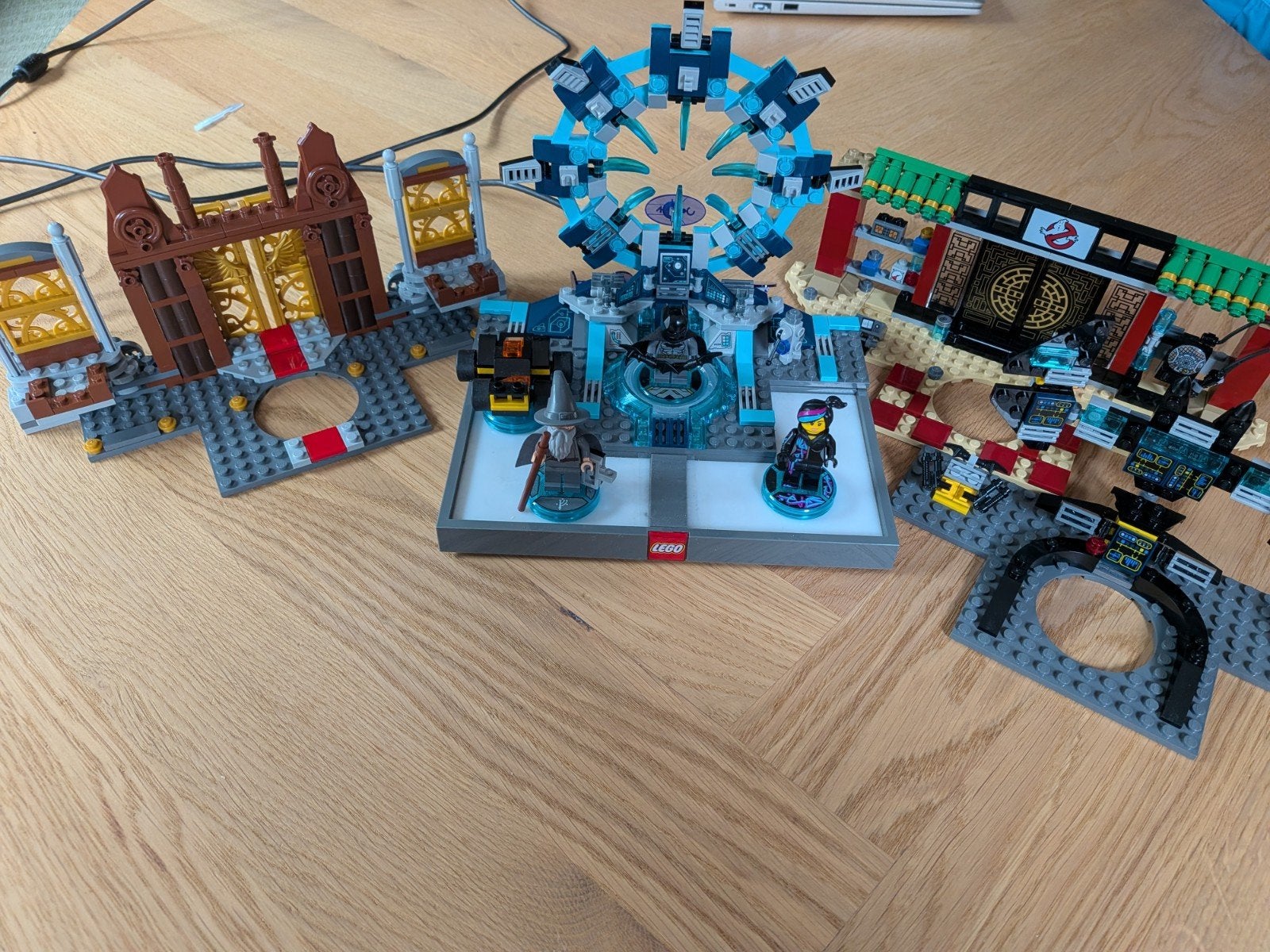 Lego Dimensions - 35 Karakters, 43 Voertuigen/Attributen