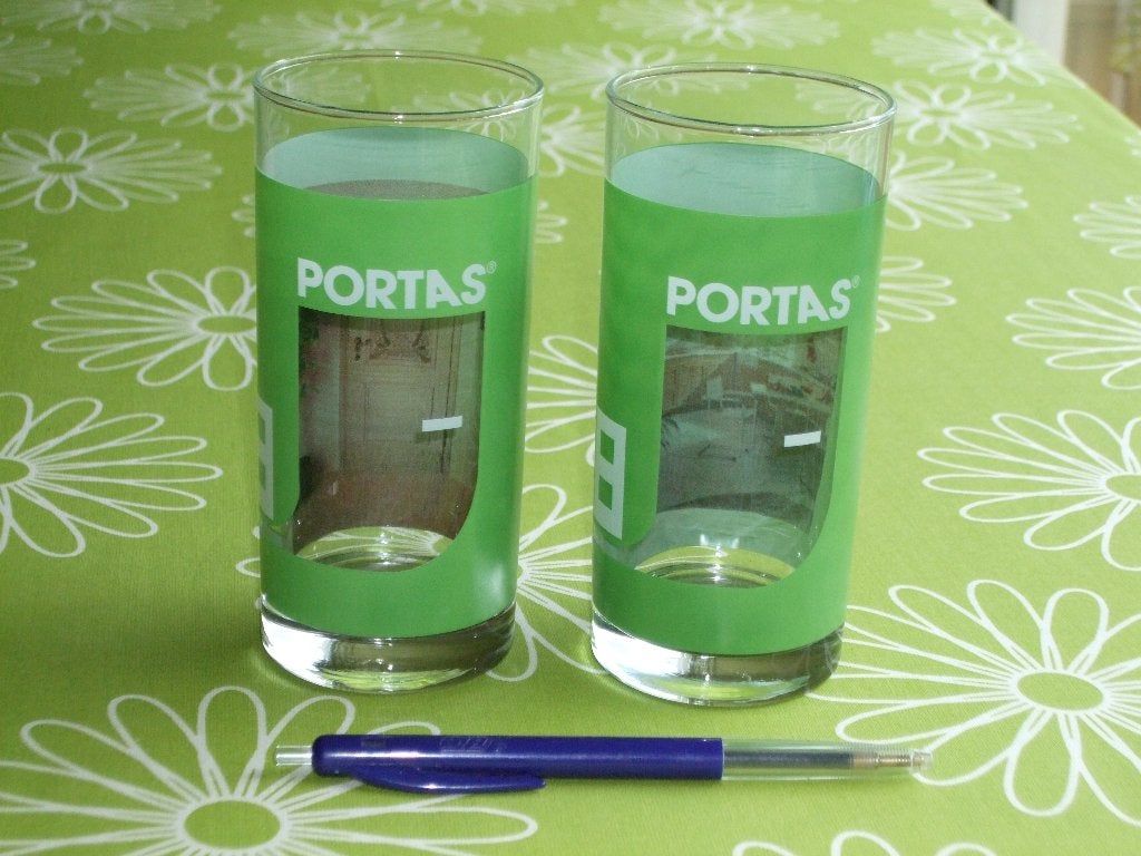 2 aparte Portas glazen met afbeeldingen  aan de binnenzijde, Ophalen of Verzenden, Zo goed als nieuw