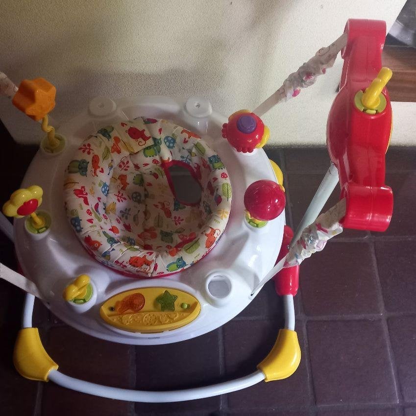 Babyjump, Springstoel met speeltjes en geluid + licht, Kinderen en Baby's, Ophalen, Gebruikt, Overige typen, Met geluid