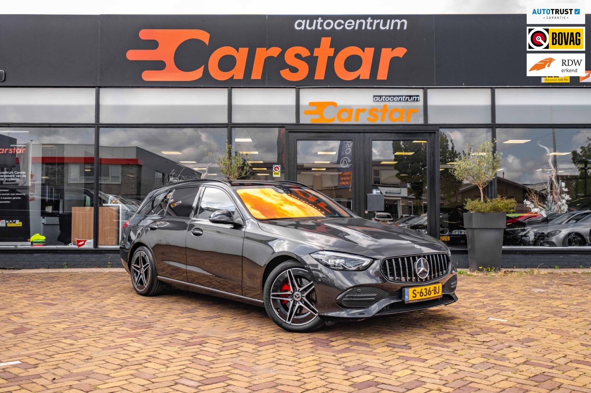 Mercedes-Benz C-klasse Estate 220 d AMG Line|Pano|Camera|Tre, Auto's, Dealer onderhouden, Achterwielaandrijving, Euro 6, Leder en Stof