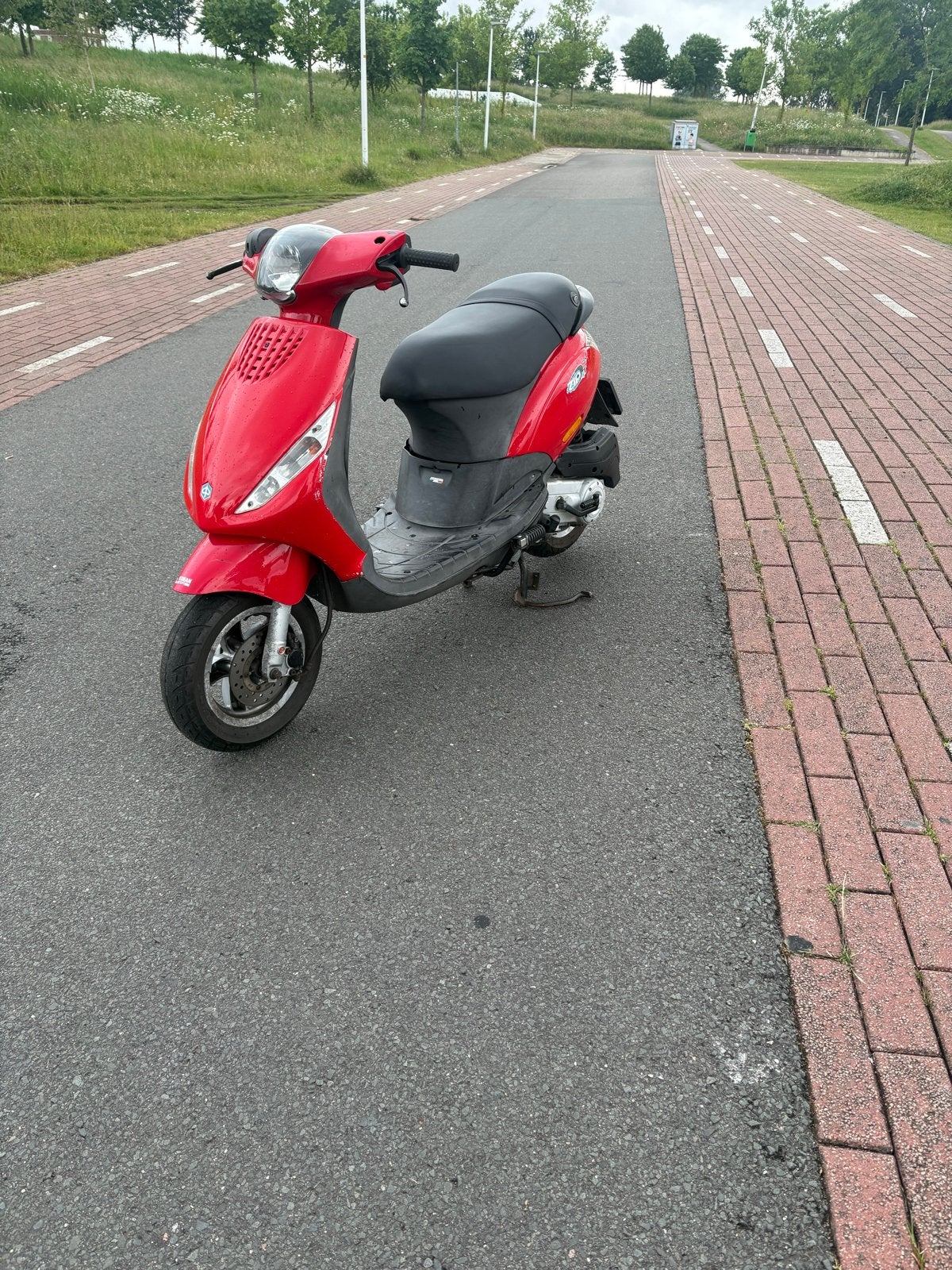 Piaggio Zip 2000 4-takt snorscooter - Rood, Fietsen en Brommers, Ophalen, Gebruikt, Zip, Benzine