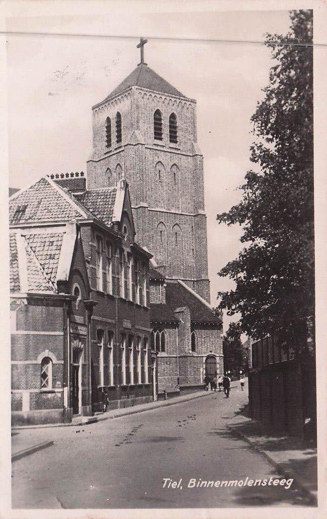 Tiel - Binnenmolensteeg met toren (gel. 1948), Ophalen of Verzenden, 1940 tot 1960, Gelopen, Gelderland