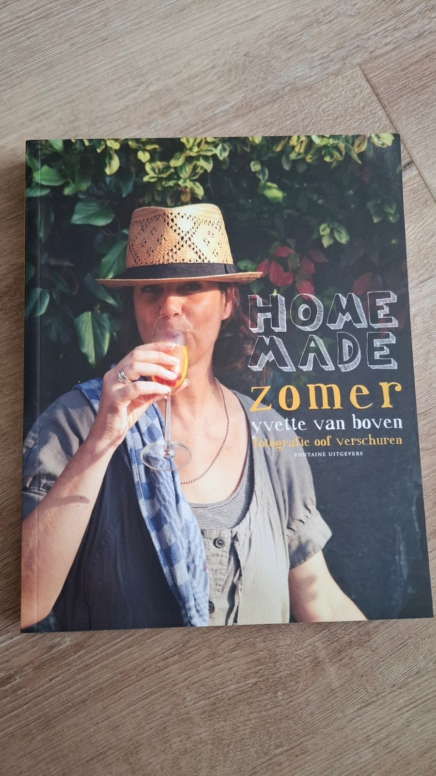 Home Made Zomer - Yvette van Boven kookboek, Boeken, Hoofdgerechten, Ophalen of Verzenden, Zo goed als nieuw, Europa