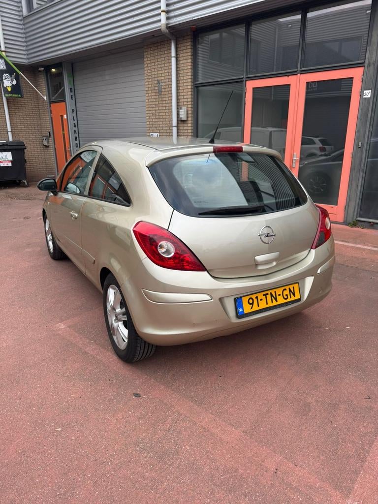 Opel Corsa 1.2 16V 3D WR 2006 Beige, Voorwielaandrijving, 450 kg, 40 €/maand, 4 cilinders