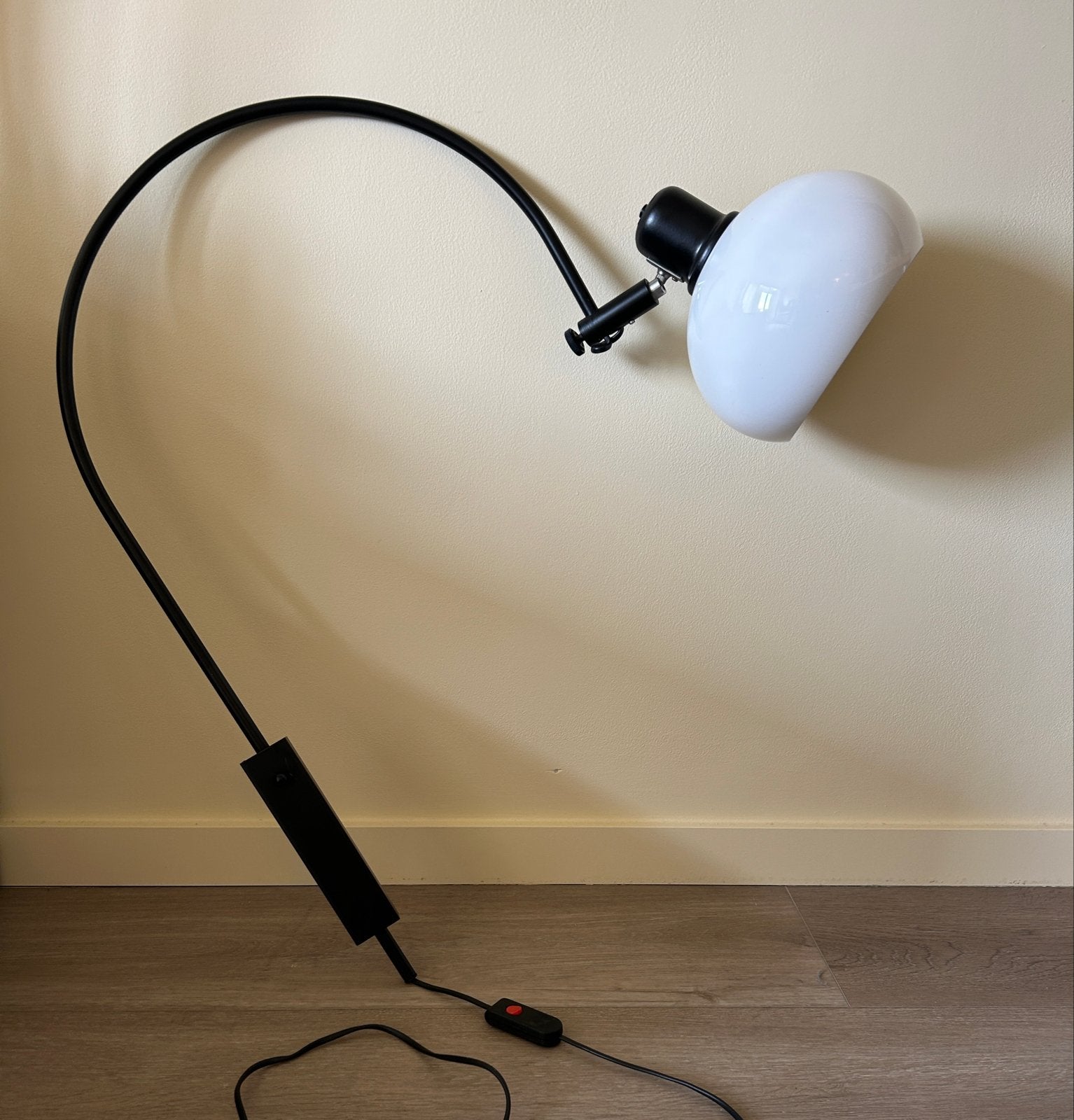 Mushroom wandlamp met draaiende Arm (boog), Ophalen, Gebruikt, E27 (groot), Metaal
