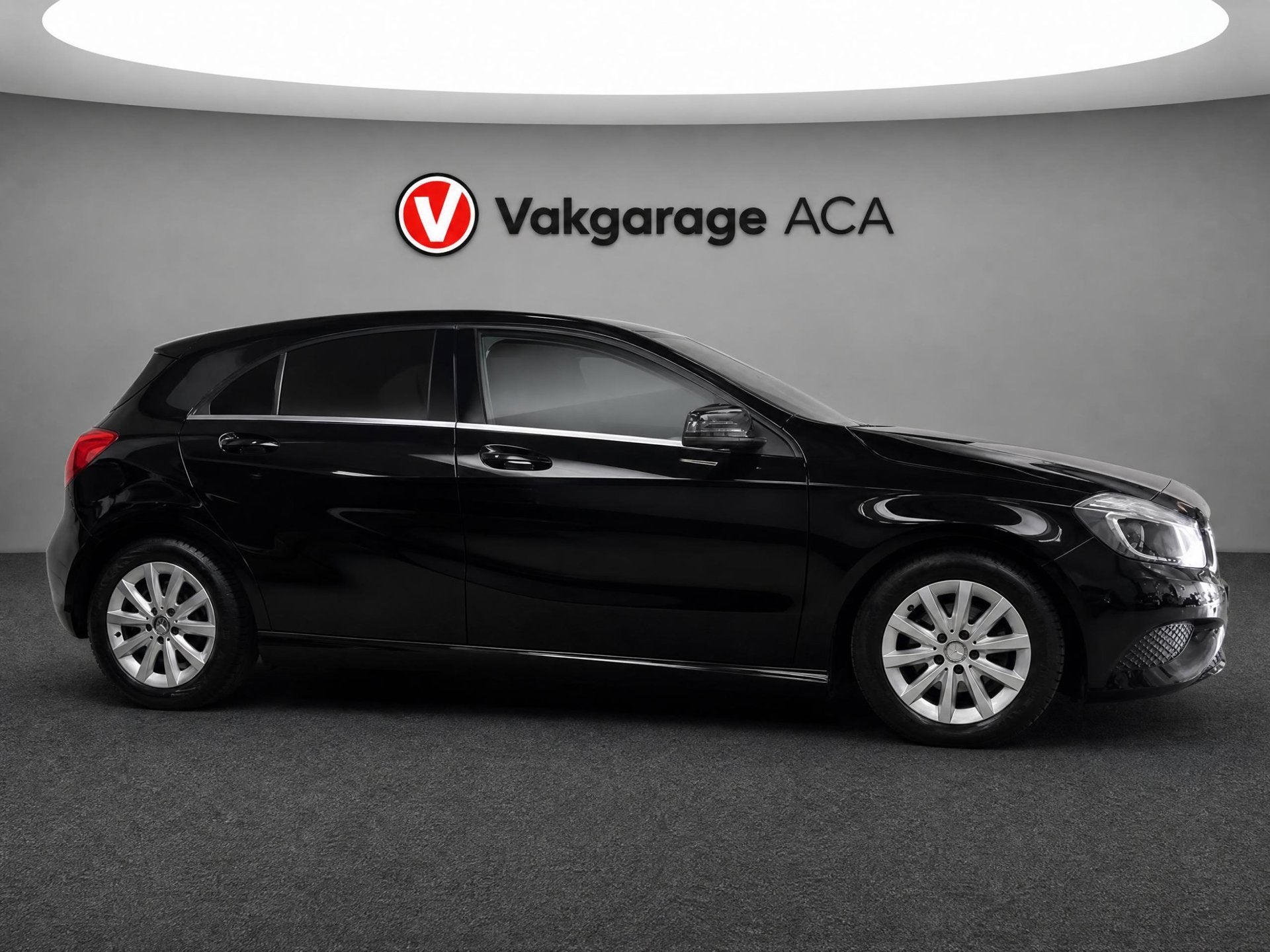 Mercedes-Benz A-klasse 180 Ambition 4U3 // NAVI // AIRCO //, Auto's, Voorwielaandrijving, Gebruikt, 4 cilinders, Leder en Stof