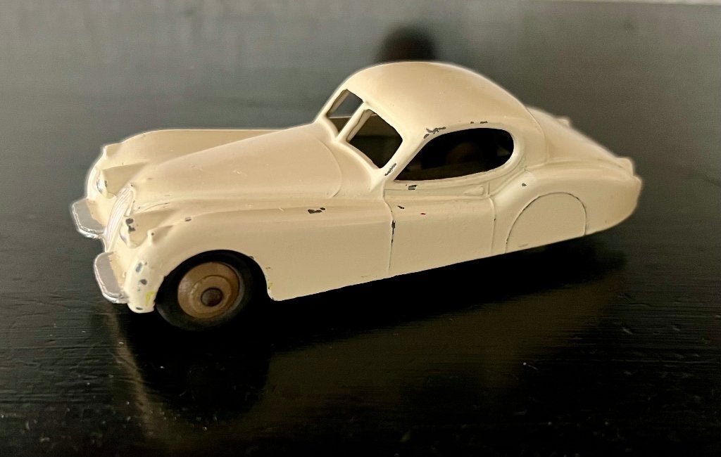Dinky toys 157 Jaguar XK120 (zeldzame kleur), Verzenden, Zo goed als nieuw, Auto, Dinky Toys