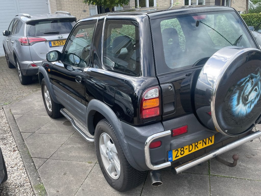 Toyota Funcruiser 2.0 I Rav4 4WD 1999 Zwart, Auto's, Stof, 4 cilinders, 4 stoelen, 610 kg