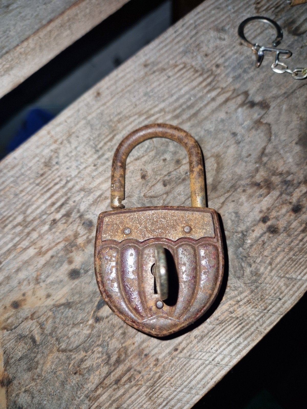 Antiek hangslot jaren 50/60 met sleutel compleet, Antiek en Kunst, Ophalen of Verzenden