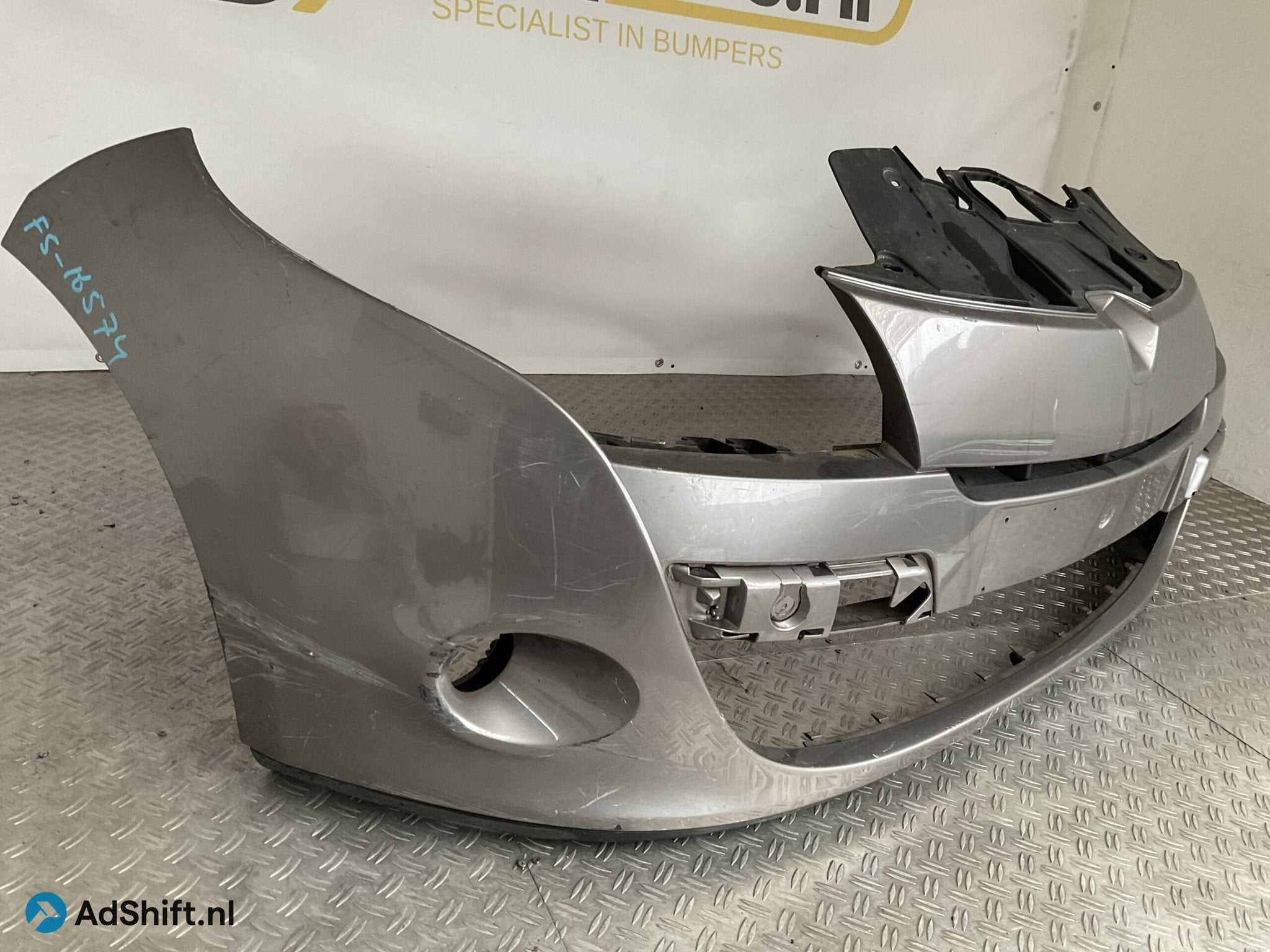 Bumper Renault Megane 3 III 08-13 269160001r Voorbumper F5-1, Bumper