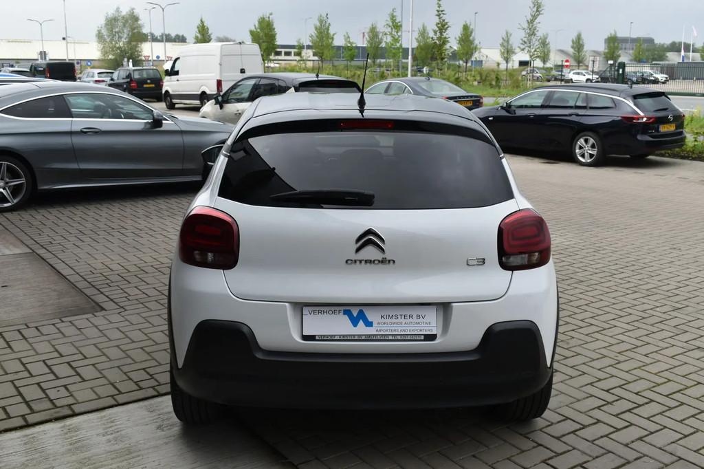 Citroën C3 1.2 PureTech S&S Shine € 7.450,00, Voorwielaandrijving, 1025 kg, 1199 cc, Wit