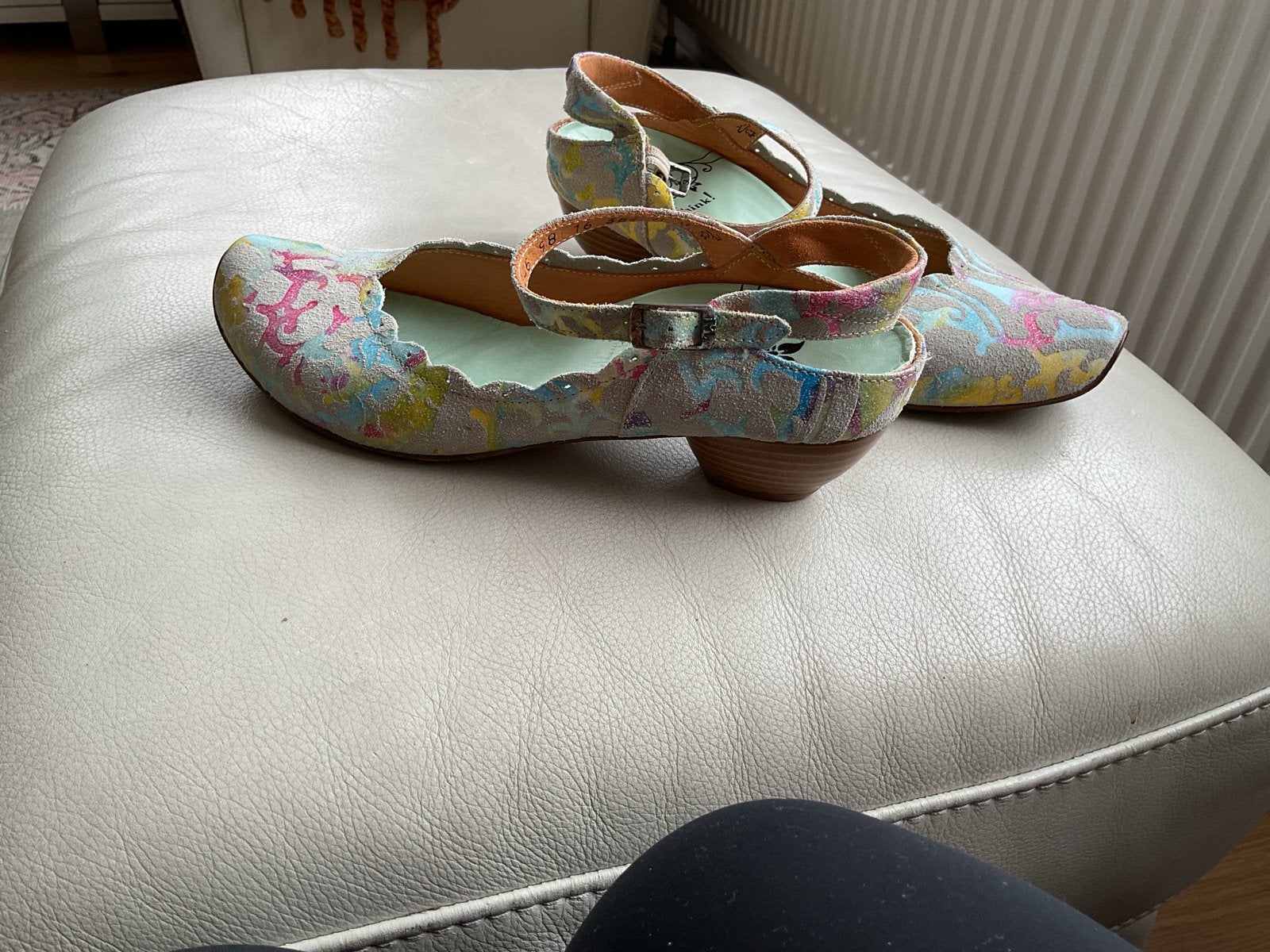 Think! Zomerschoentje - Maat 38, Kleding | Dames, Schoenen, Ophalen of Verzenden, Schoenen met lage hakken
