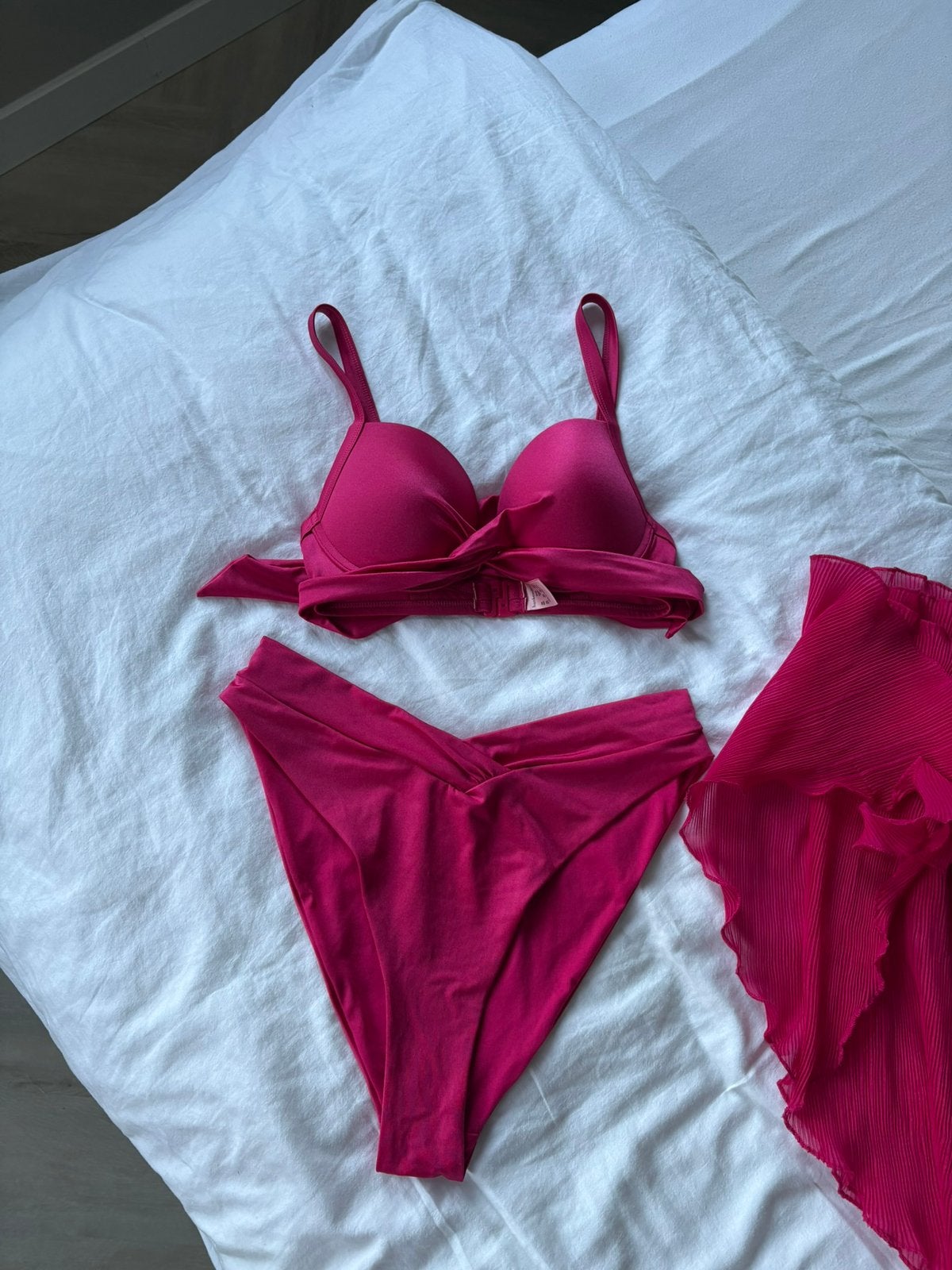 Bikiniset high waisted roze 70D & L pareo Hunkemöller, Ophalen of Verzenden, Roze, Bikini