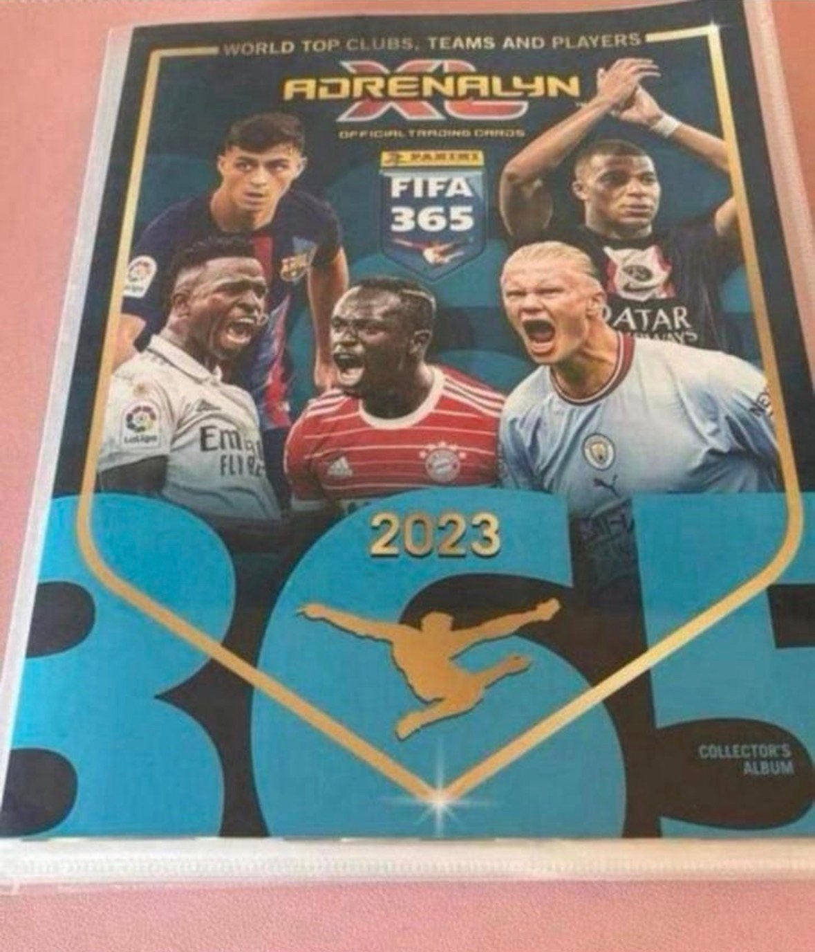 Panini adrenalyn xl Fifa 365. Seizoen 2023 + extra, Ophalen of Verzenden, Zo goed als nieuw, Meerdere plaatjes