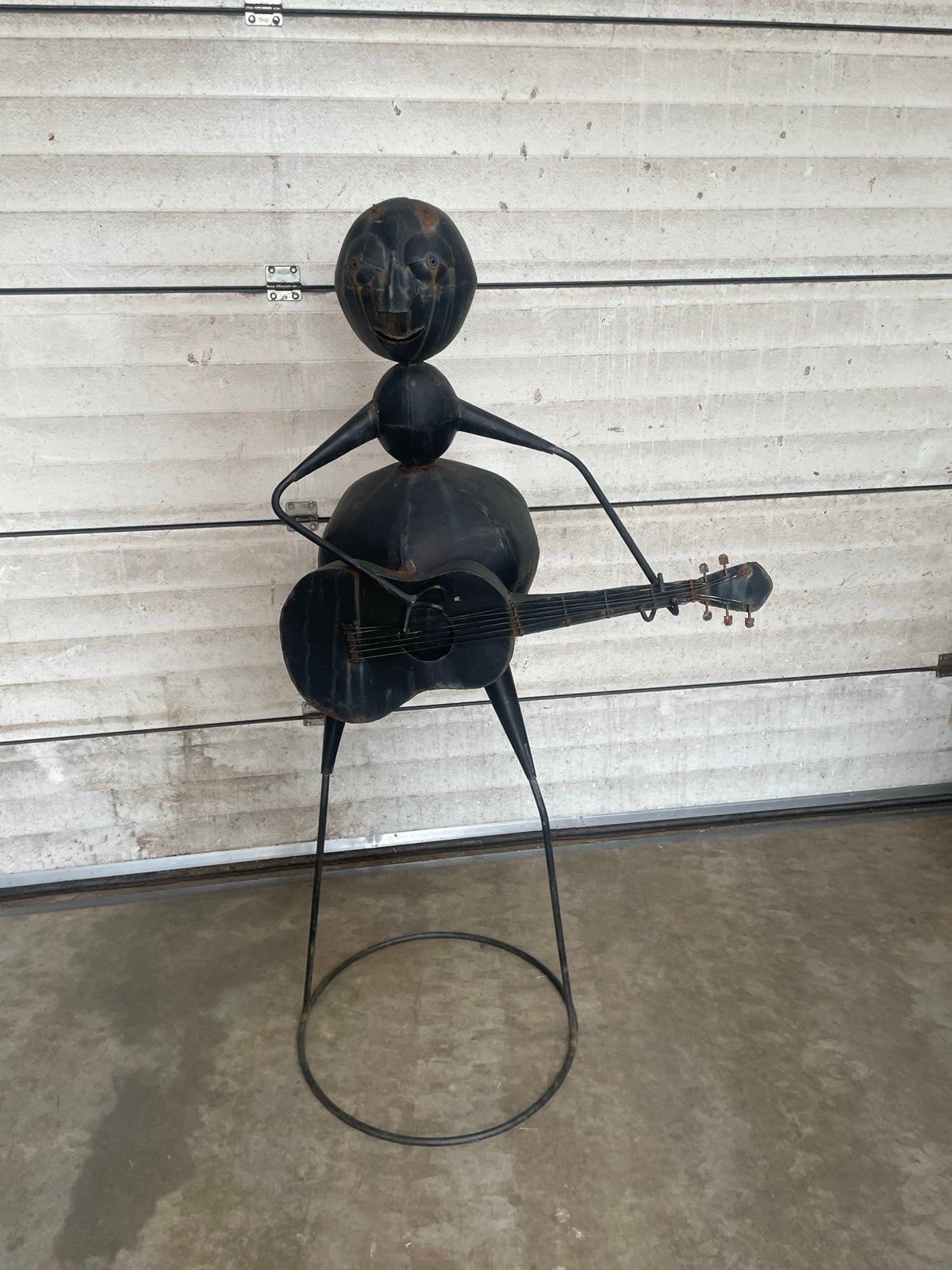 Metalen beeld mier gitaarspeler, Ophalen, Handgemaakt, Zwart, 1 meter - 2 meter