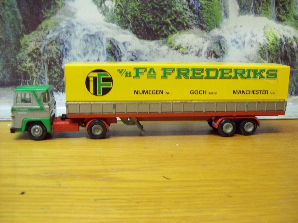 Tekno - Scania 141 - V8 - metalen huiftrailer - Fa Frederiks, Ophalen of Verzenden, Gebruikt, Bus of Vrachtwagen, Tekno
