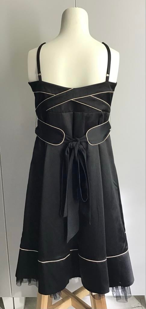 Elegant Zwart Cocktailjurkje met Crèmekleurige Details, Kleding | Dames, Jurken, Maat 38/40 (M), Zwart, Ophalen of Verzenden, Zo goed als nieuw