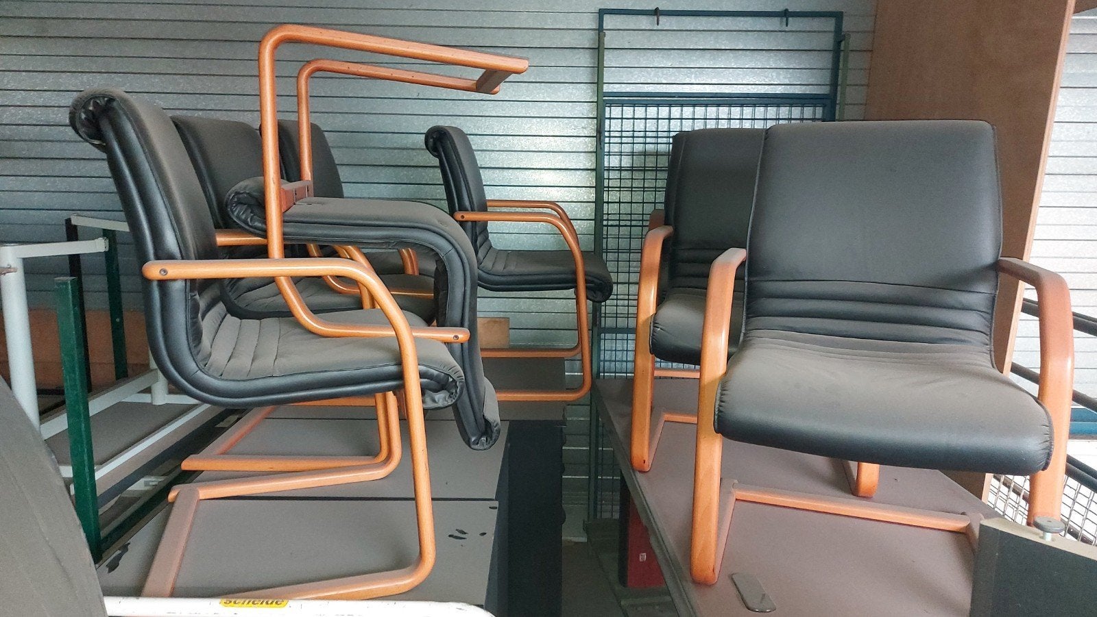 8 hout met leder vergader stoelen met tafel., Huis en Inrichting, Ophalen, Gebruikt, Zwart, Modern