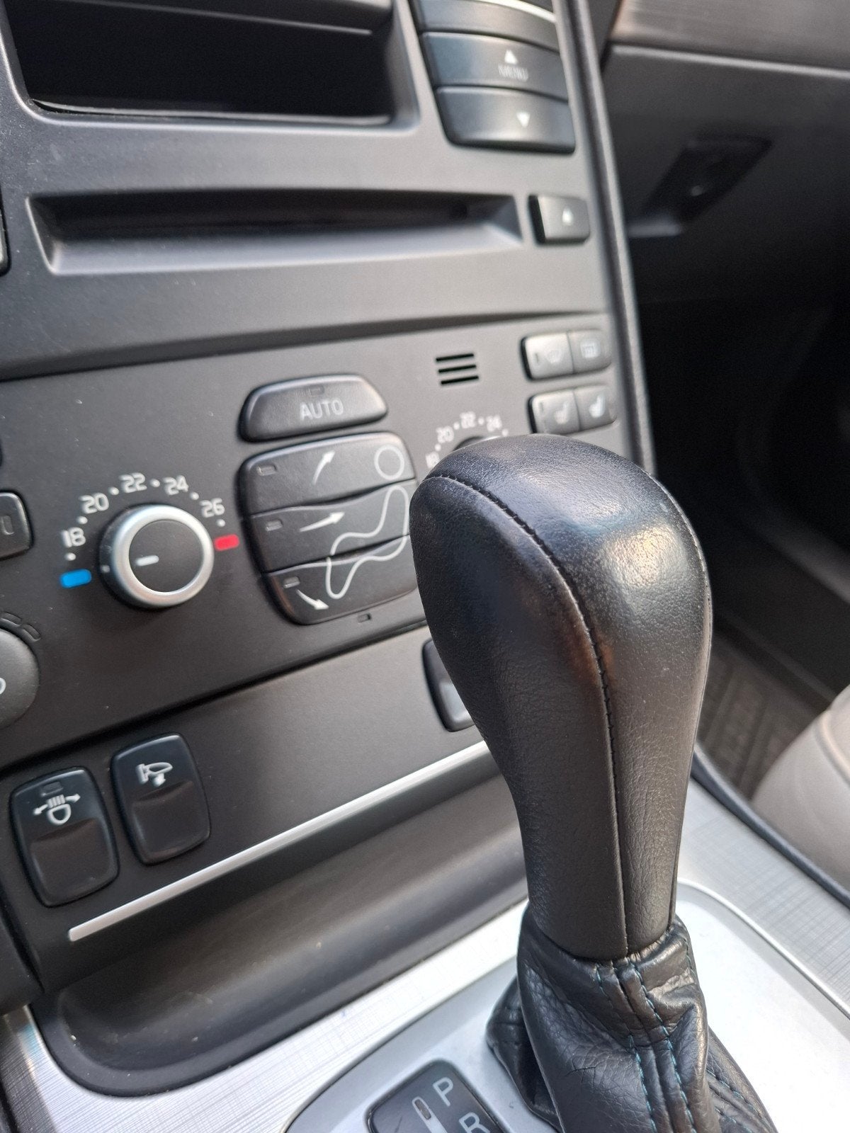 Lederen versnellingspook Volvo S60 V70 XC70 XC90 Automaat, Ophalen of Verzenden, Gebruikt, Volvo