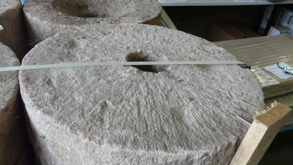 Molenstenen gebruikt Ø500mm x 140mm en 240mm hoog, Ophalen, Nieuw