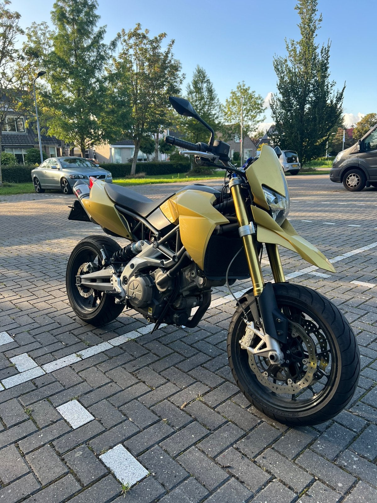 Aprillia Dorsoduro 750 ABS A2, Motoren, 750 cc, 2 cilinders, Particulier, Minimaal motorrijbewijs A2
