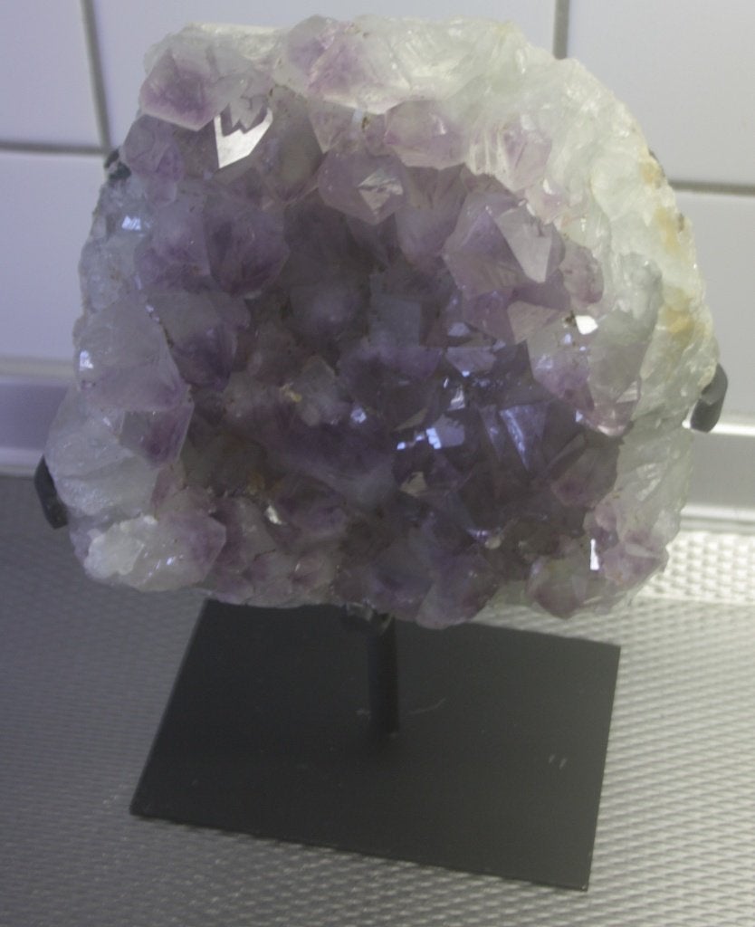 Amethyst kristalstuk in standaard totaal 4,3 Kilo, Verzamelen, Mineralen en Fossielen, Ophalen of Verzenden, Overige typen