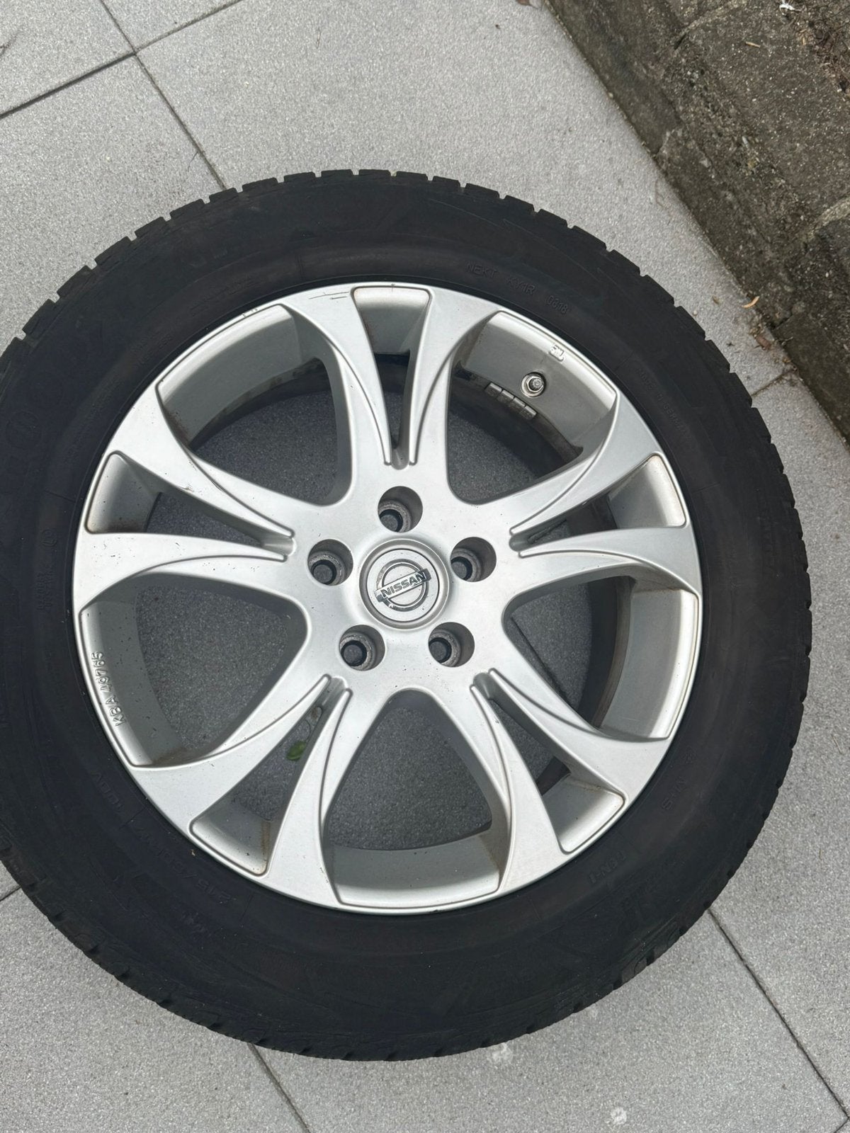 Banden nissan, Tuin en Terras, Ophalen of Verzenden