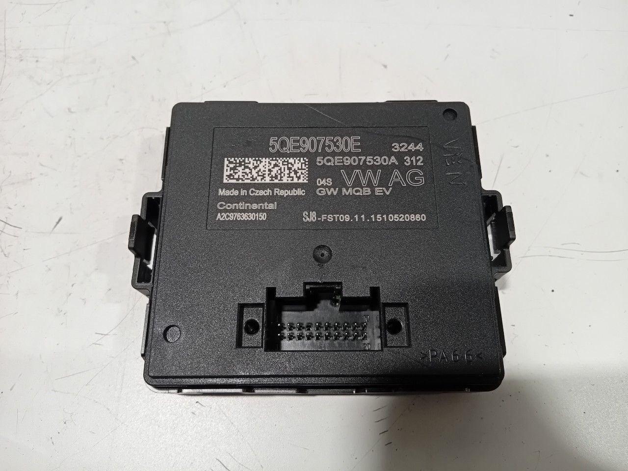 Gateway module Volkswagen Passat, Onderdelen@venauto.nl, Van der Ven Autorecycling B.V., Gebruikt, Ettenseweg 76, 4706 PB Roosendaal, The Netherlands