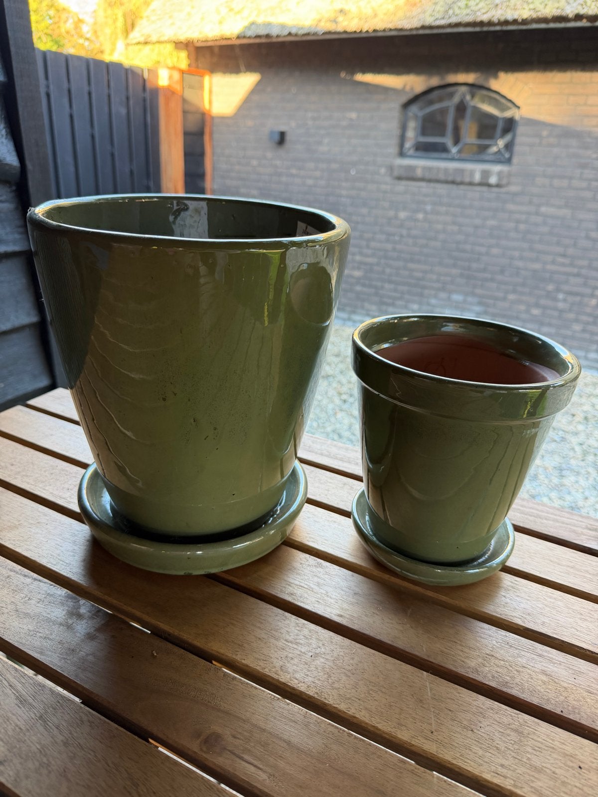 Set van 2 groene bloempotten met schotel, 25 tot 40 cm, Gebruikt, Rond, Binnen