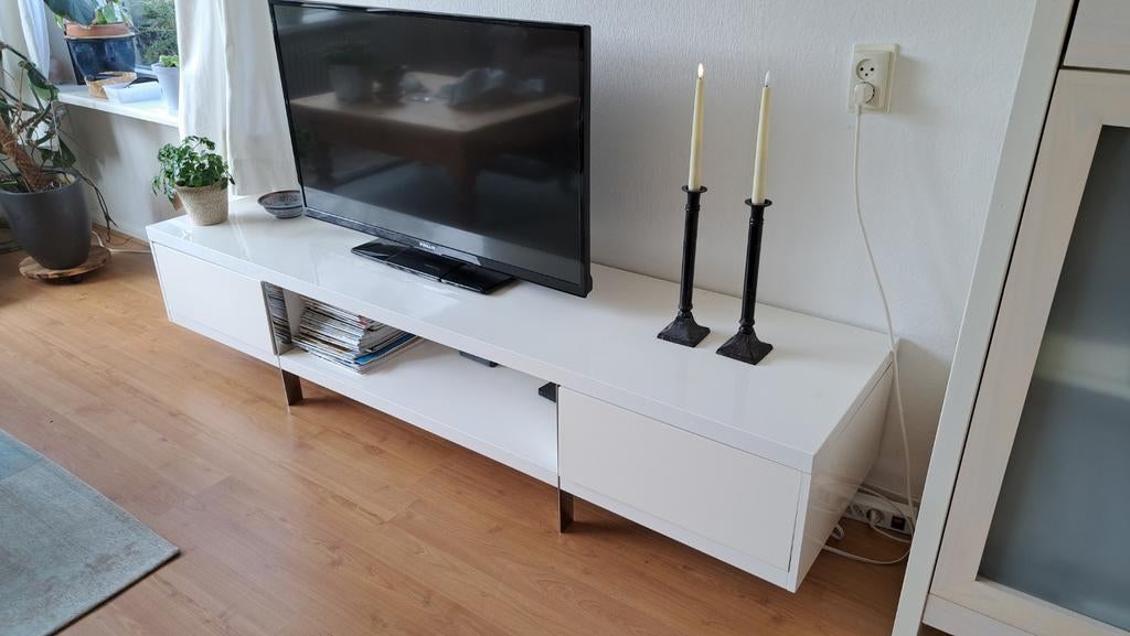 TV meubel wit met 2 laden. Strak model., Ophalen, Gebruikt, 200 cm of meer, Minder dan 100 cm
