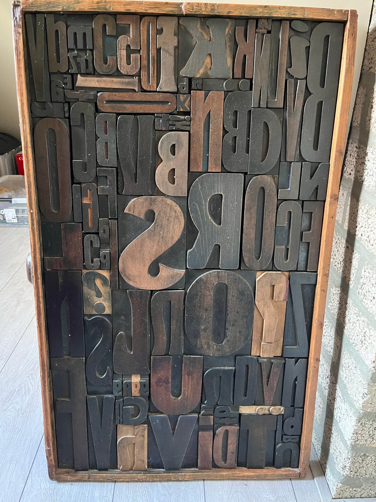 Vintage Letterbak met Houten Drukletters, Antiek en Kunst, Ophalen