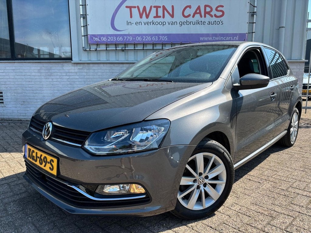 Volkswagen POLO 1.2 TSI Highline Clima Alcantara Stoelverwar, Auto's, Volkswagen, Voorwielaandrijving, Gebruikt, 4 cilinders, Automatische klimaatregeling
