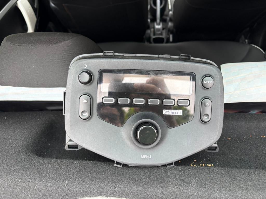 Citroen c1 radio, Computers en Software, Navigatiesoftware, Zo goed als nieuw, Landkaarten, Ophalen