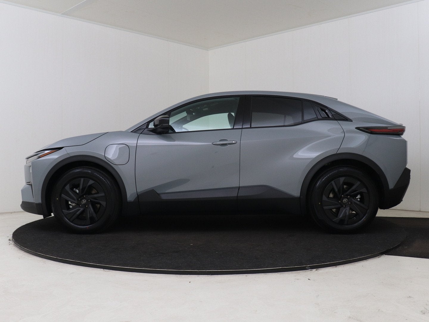 Toyota C-HR+ First Edition 77 kWh *Demo* (bj 2026), Auto's, Stof, Origineel Nederlands, Automatische klimaatregeling, Te koop