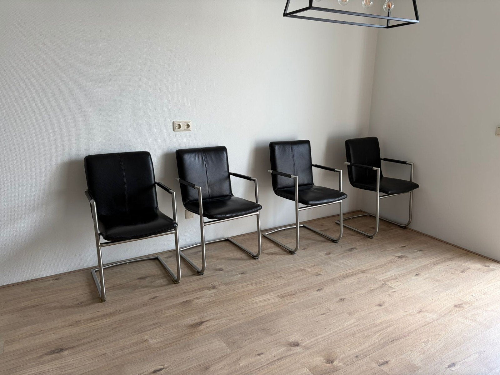 Zwarte lederen eetkamerstoelen 4 stuks, Huis en Inrichting, Stoelen, Ophalen, Gebruikt, Zwart, Vier