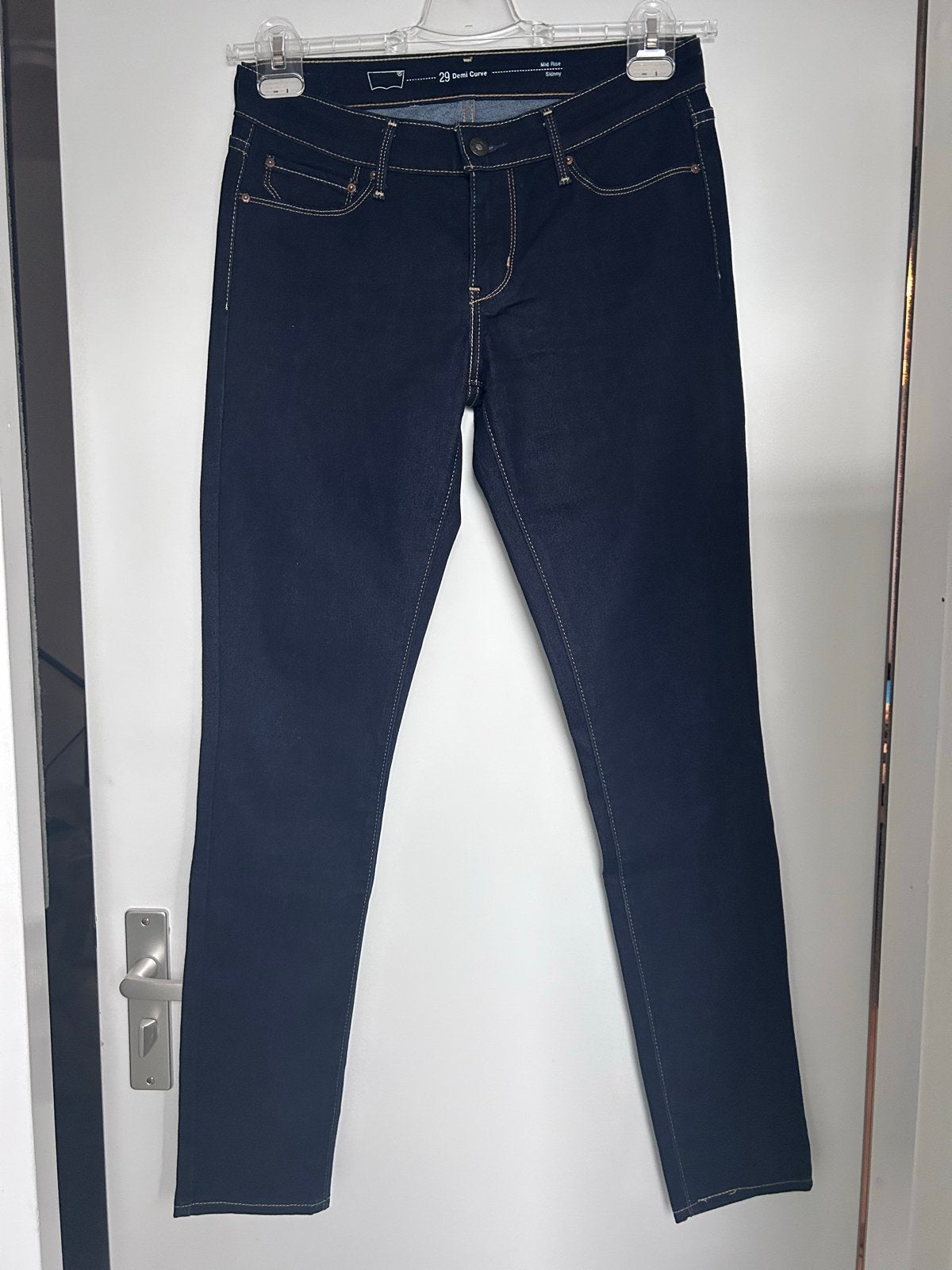 Nieuwe Levi's Demi Curve Skinny Jeans W29 L32 - Donkerblauw, Ophalen of Verzenden, Nieuw, Blauw, W30 - W32 (confectie 38/40)