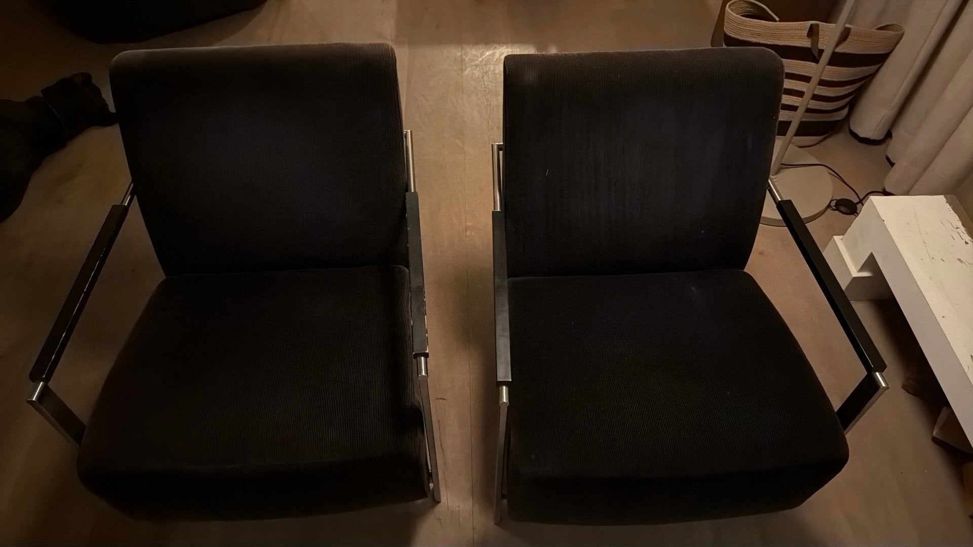 Harvink Alowa fauteuil – zwart ribstof, Huis en Inrichting, Ophalen, Gebruikt, Twee, Zwart