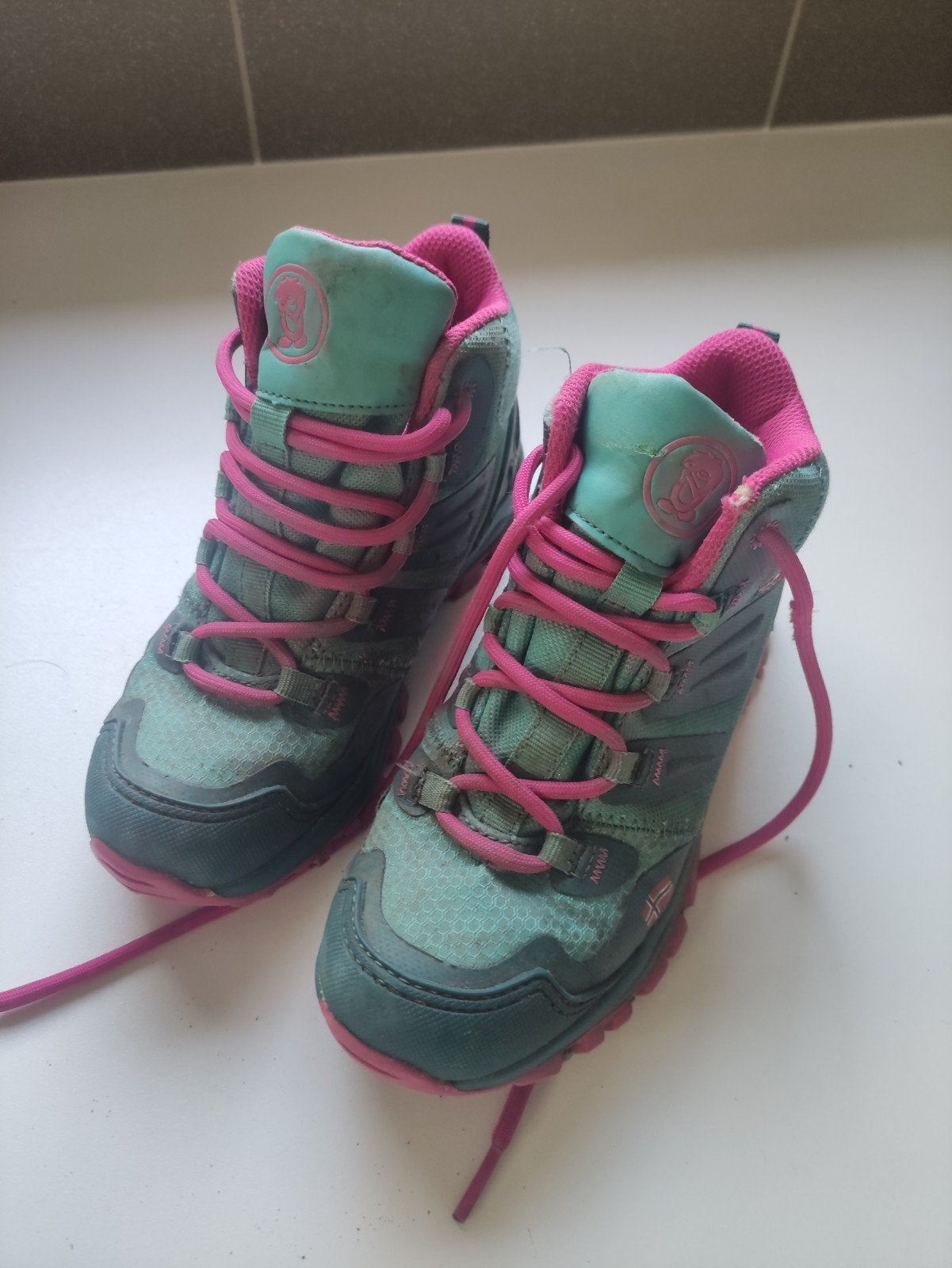 Trollkids wandelschoenen maat 32, Kinderen en Baby's, Kinderkleding | Schoenen en Sokken, Ophalen, Gebruikt, Meisje, Schoenen