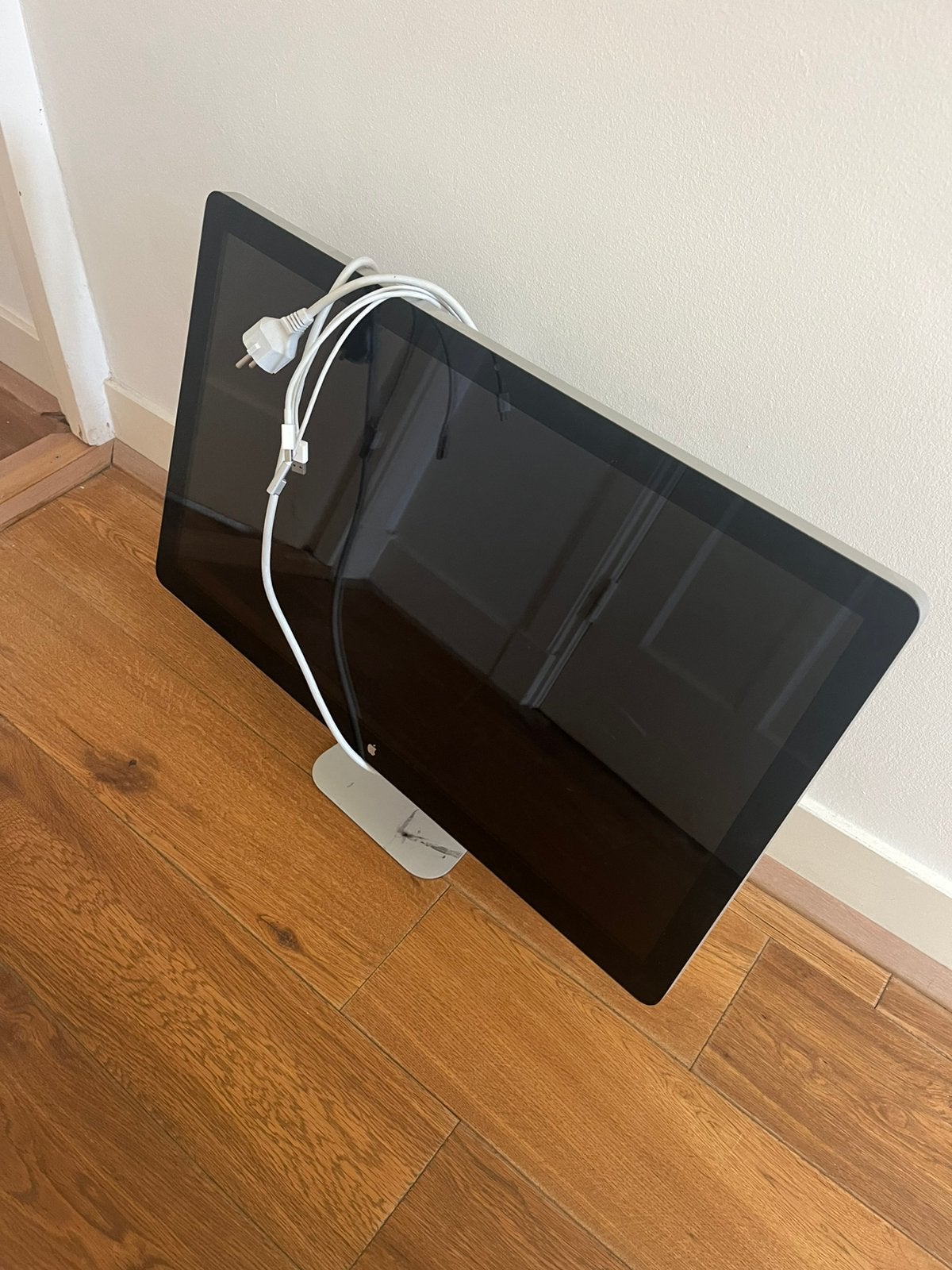 Apple led cinema display 2010