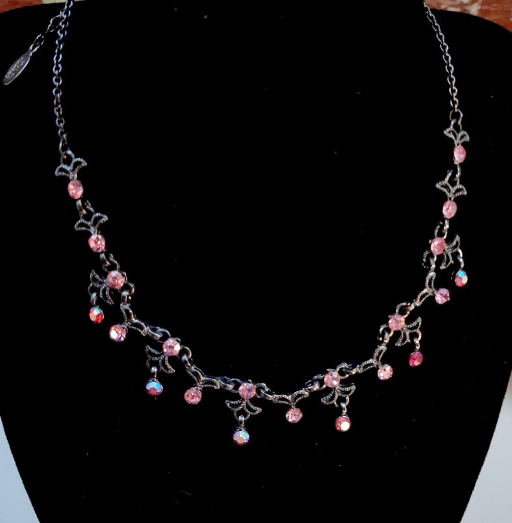 Antraciet grijze ketting verstelbaar met roze strass., Sieraden, Tassen en Uiterlijk, Kettingen, Overige materialen, Nieuw, Ophalen of Verzenden