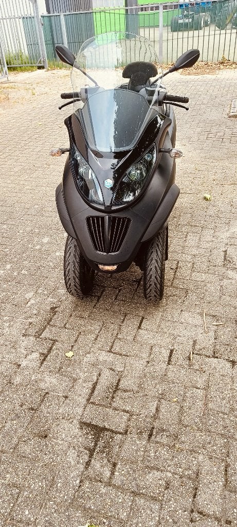 Piaggio MP3 500cc mat zwart