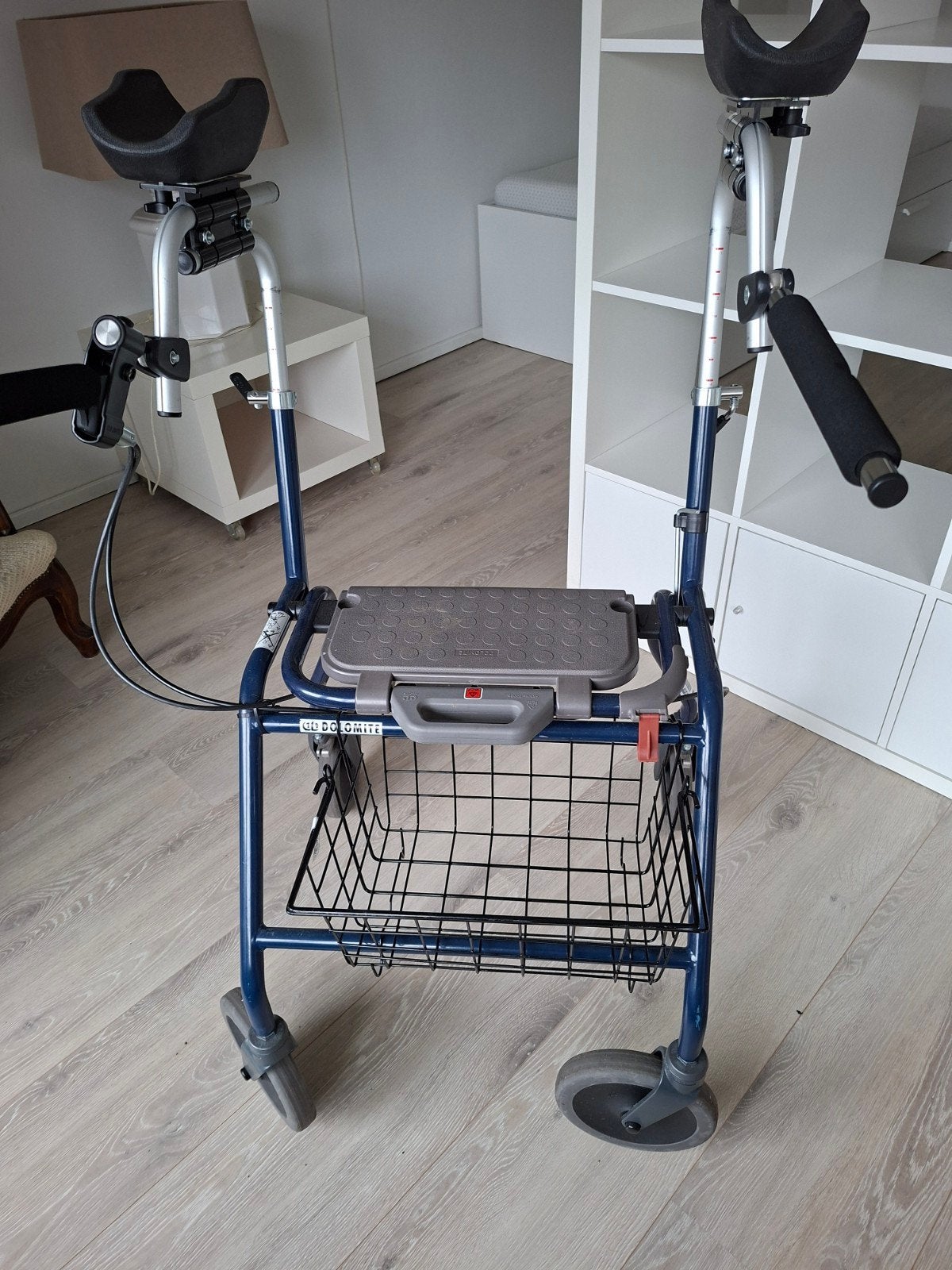 Rollator met hoge armsteun, Ophalen, Opvouwbaar, Zo goed als nieuw
