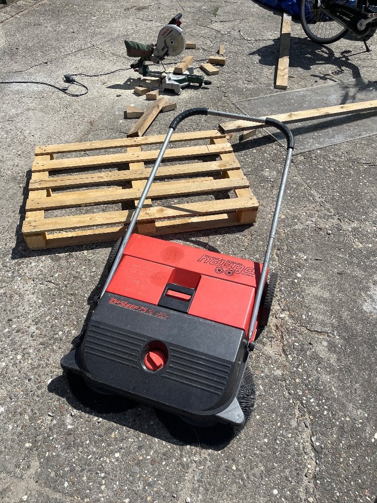 Veegmachine hand - Haaga top Sweep 76 (normaal 320,-), Tuin en Terras, Ophalen, Zo goed als nieuw