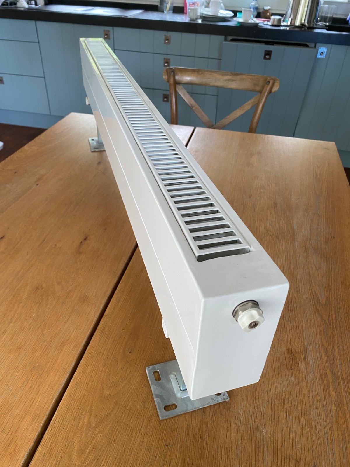 Plintradiator / convector losstaand airbonia 1, Ophalen, Minder dan 30 cm, Radiator, Zo goed als nieuw