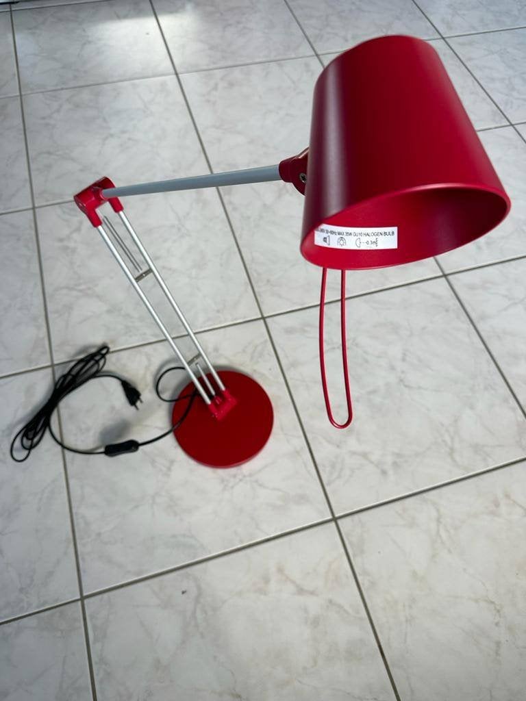 Flexibele rode bureaulamp, Huis en Inrichting, Ophalen, Bureaulamp, Zo goed als nieuw, IKEA