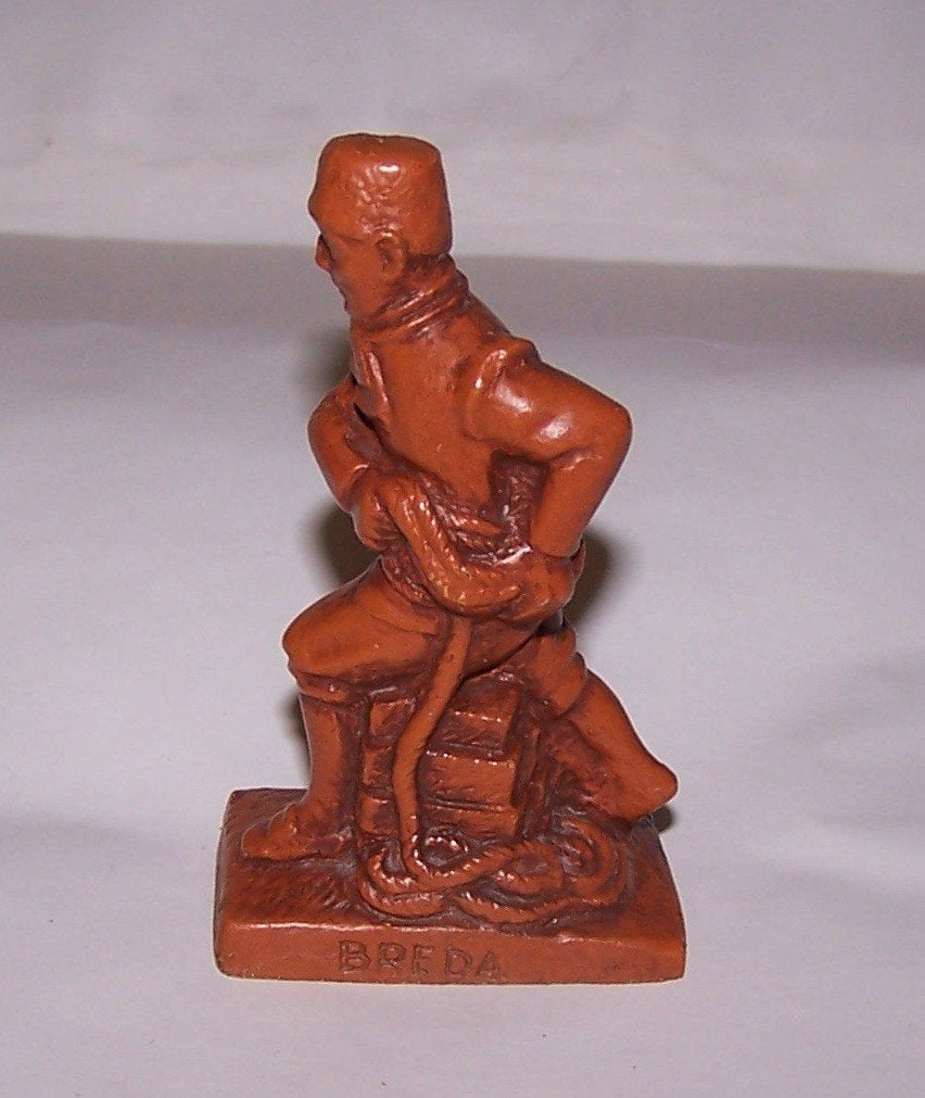 Mooi vintage beeldje Breda Turfschipper. H. 8,5 cm. Nwst., Ophalen of Verzenden, Zo goed als nieuw, Mens
