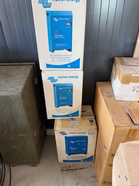Victron Multiplus 12V 3000W nieuw in doos, Caravans en Kamperen, Camper-accessoires, Ophalen of Verzenden, Nieuw