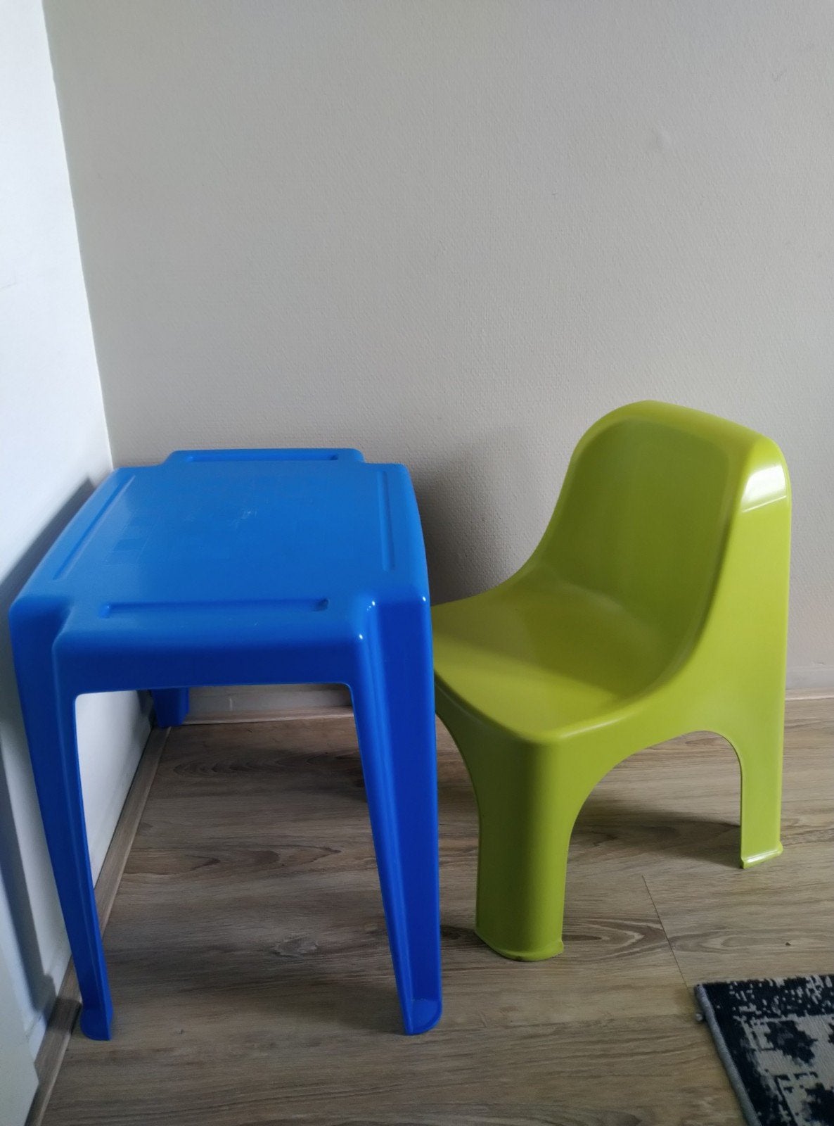 Kindertafel en stoel - Blauw en Groen, Kinderen en Baby's, Kinderkamer | Tafels en Stoelen, Ophalen, Gebruikt, Tafel(s) en Stoel(en)