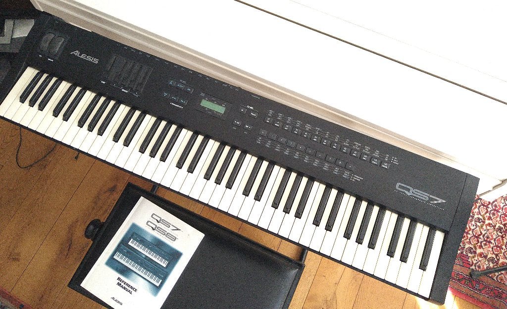Nette Alesis QS7 Synthesizer, Keyboard met aftertouch!, Overige merken, Gebruikt, Ophalen of Verzenden, Midi-aansluiting